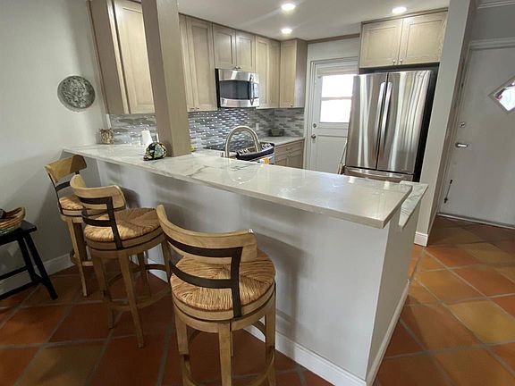2nd image of 401 NE 19th Avenue #21