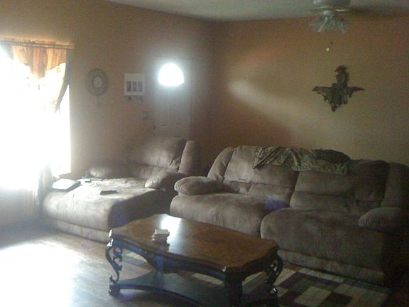 4th image of 1006 Lincoln Dr