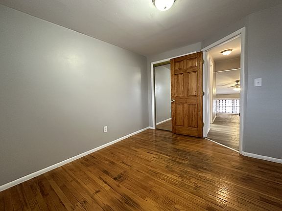 5th image of 4208 Middlebury Ave #1