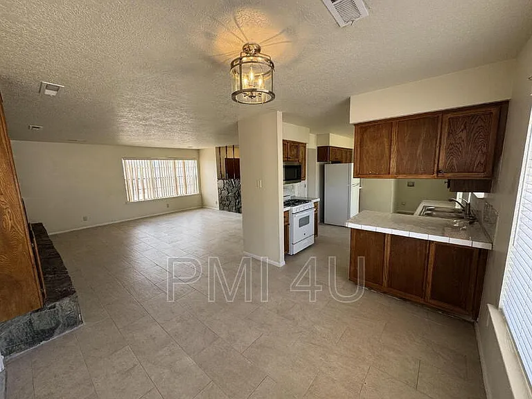 9605 Benavides Rd SW — Photo 7