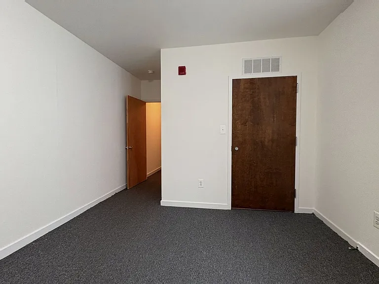 Osage Avenue Apartments — Photo 14