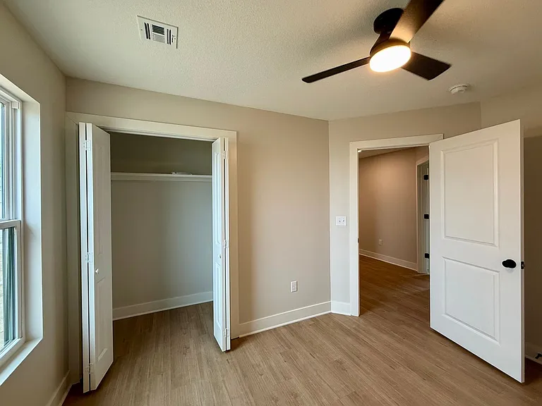 765 N Kansas Ct — Photo 24