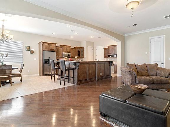 3rd image of 6292 Wildwood Ct