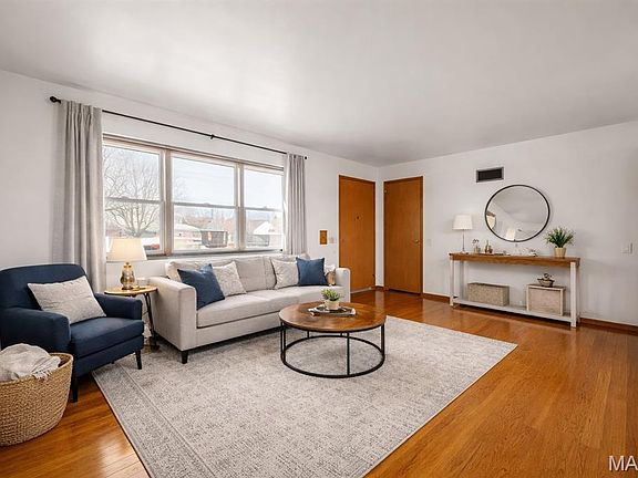 3rd image of 4718 Heege Rd