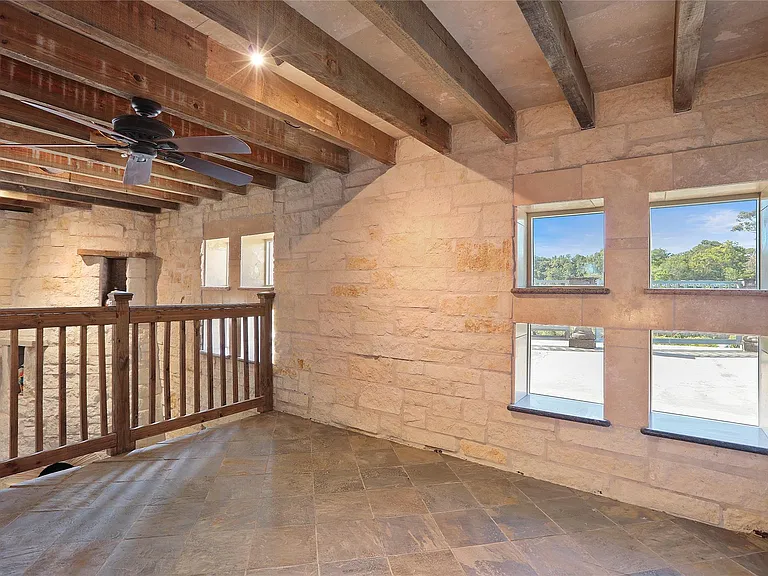 614 Pine Gully Rd #LOFT — Photo 27