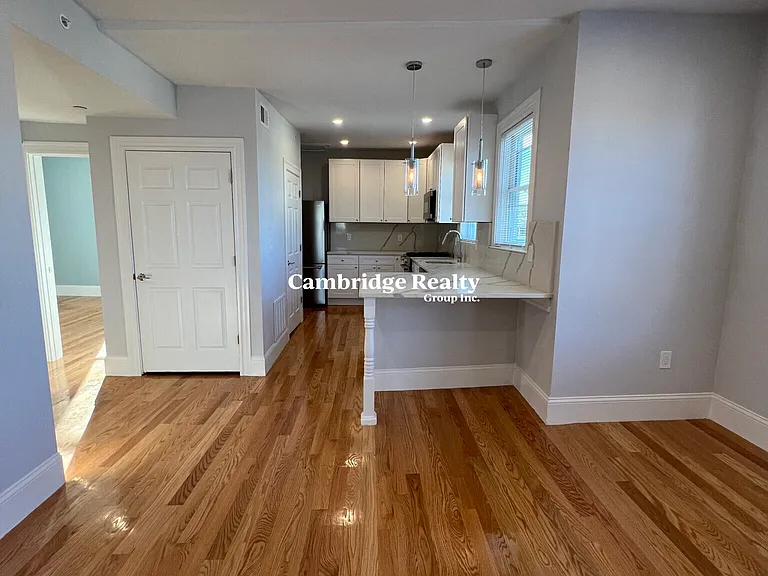75 Winchester St #3T — Photo 6