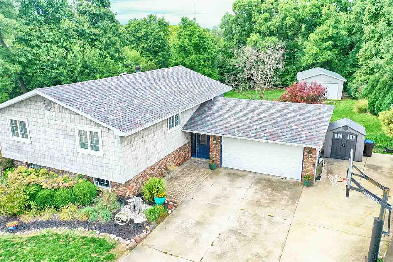 105 Topping Ct photo 1