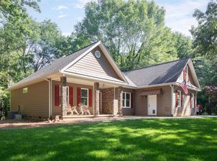 299 Landrum Rd, Dawsonville, GA 30534