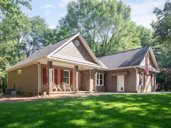 299 Landrum Rd, Dawsonville, GA 30534