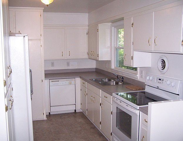 2nd image of 63 Beaconsdale Ln