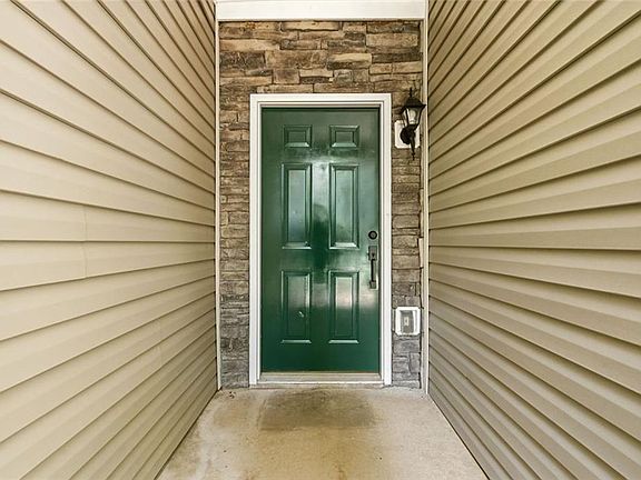 3rd image of 5823 N Cove Rd