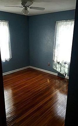 5th image of 918 W College Ave