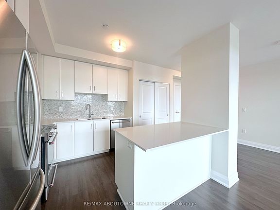 4th image of 2333 Taunton Rd #734