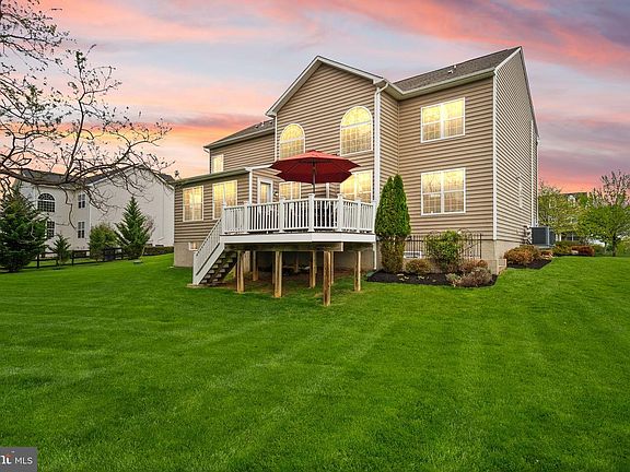 3rd image of 14 Braeburn Ct