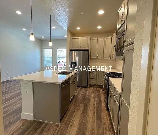 2215 Village Green Way — Photo 3