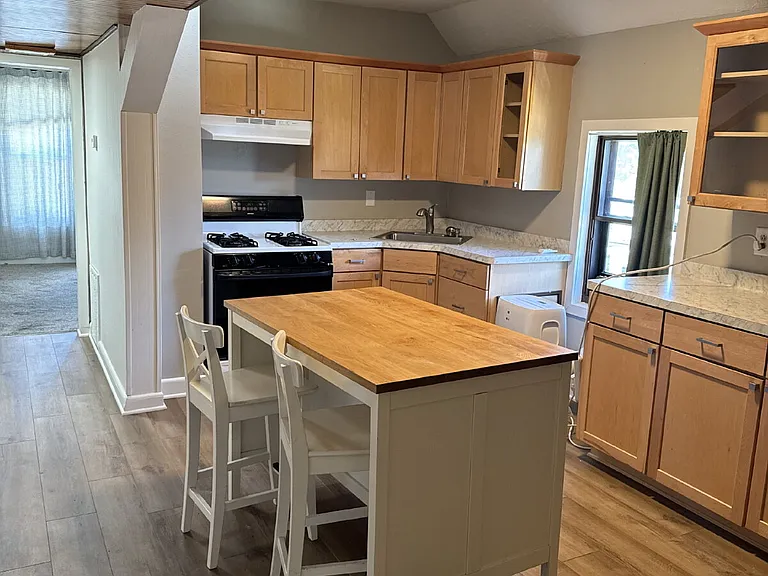 2252 S Winchester St — Photo 7