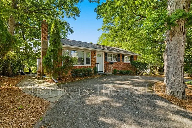 4614 8th Rd S