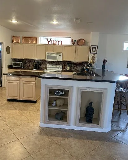N Hearthstone Dr, Surprise — Photo 3