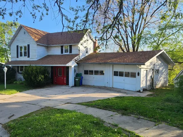 311 2nd St NE, Elkader, IA 52043