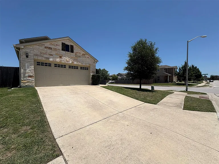 3800 Kennedy Grace Ln — Photo 29
