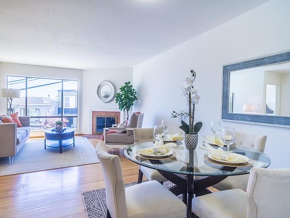 4th image of 318 Los Palmos Dr