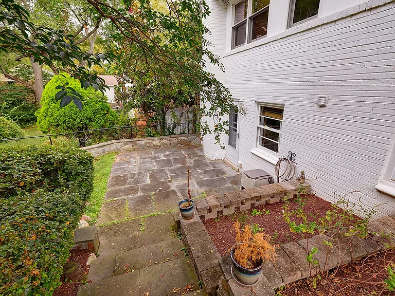 9420 Holland Ave — Photo 51
