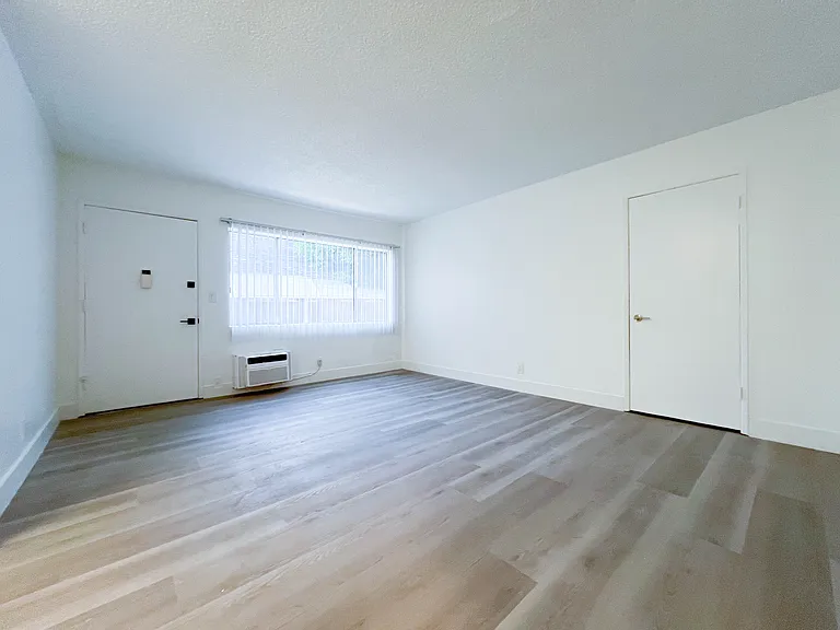 1316 N Fairfax Ave #2 — Photo 2