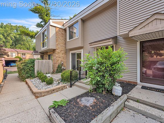 3rd image of 1424 Oakbrook E
