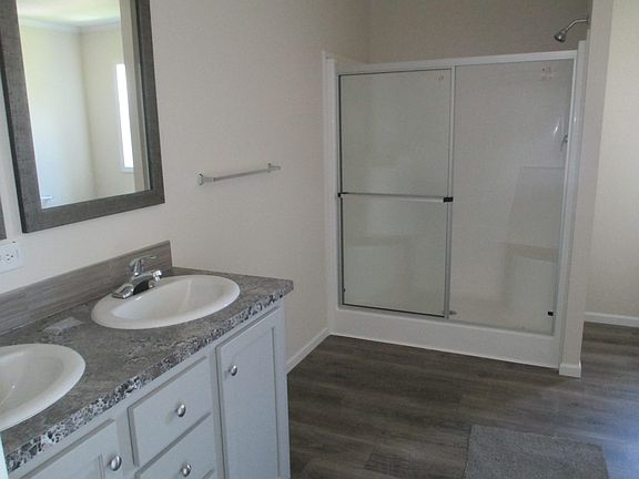 4th image of 49584 North Dr