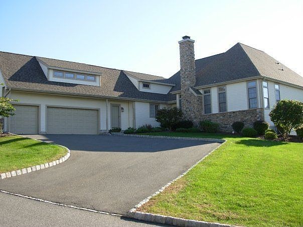 1st image of 15 Troon Dr #2