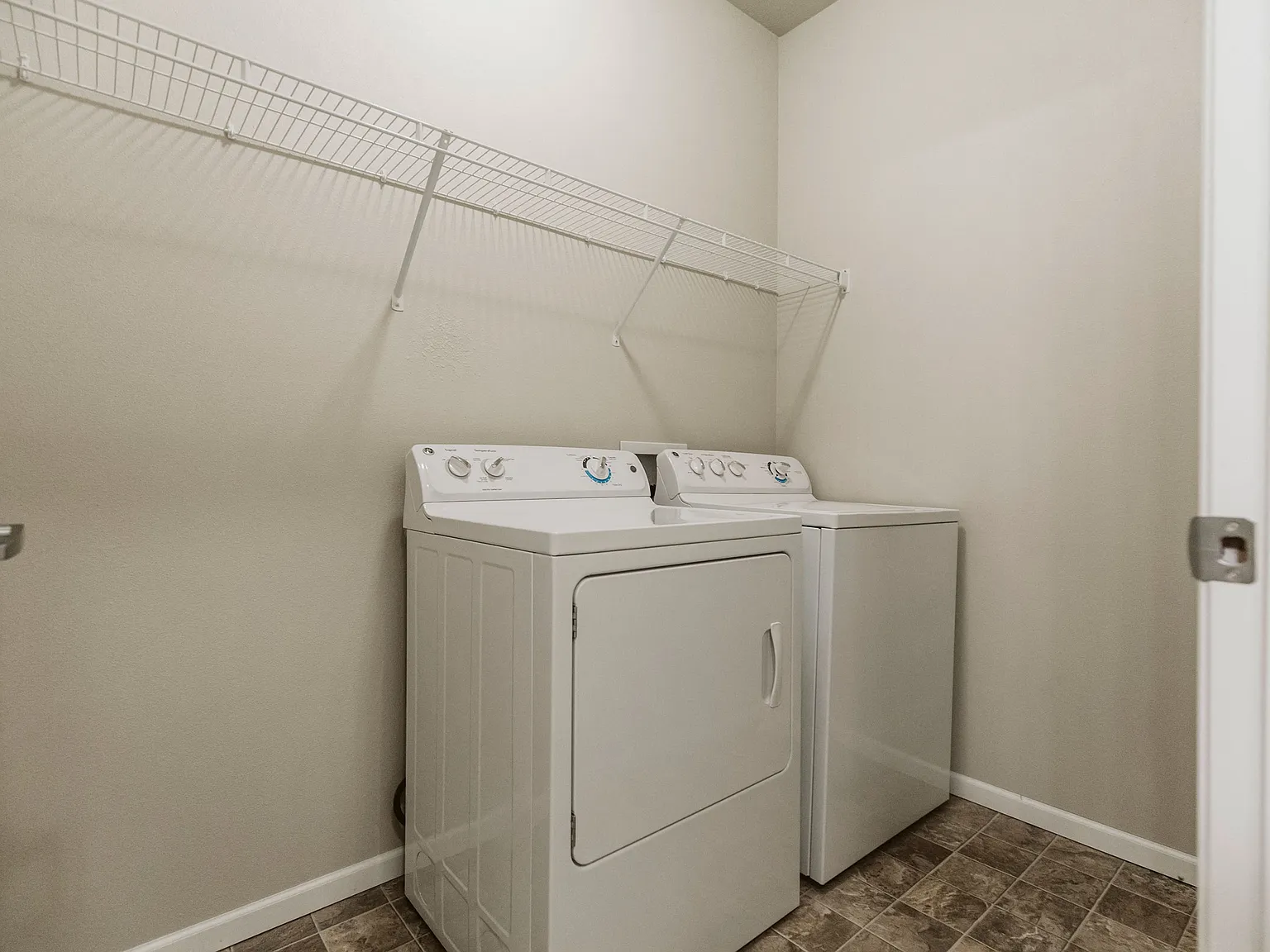 Diamond Bend Apartments — Photo 4