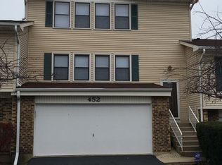 452 Sullivan Cir, Bolingbrook, IL 60440