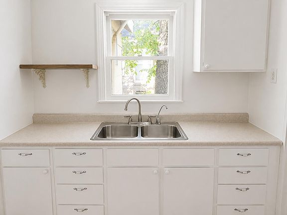 2nd image of 1817 W Avenue J