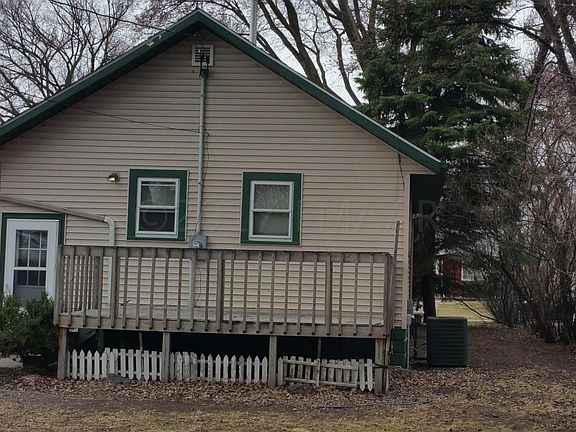 3rd image of 1420 4th Ave S