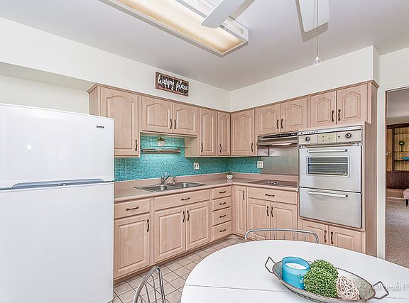4th image of 505 Shadywood Ln