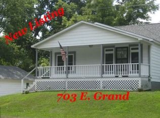 703 E Grand Ave, Carterville, IL 62918