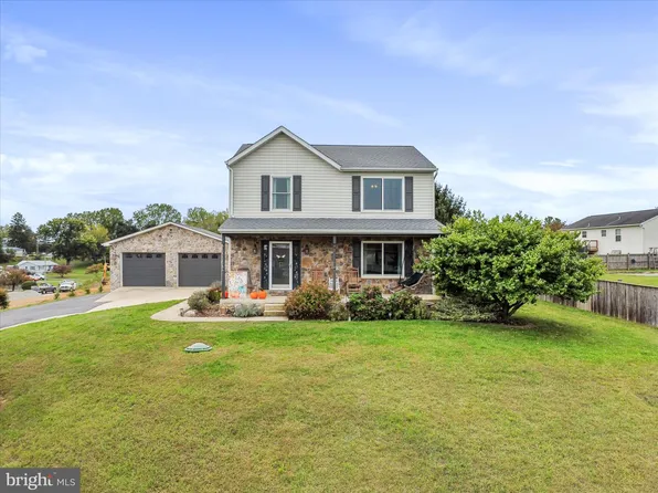 4798 Gray Hawk Dr #17, Waynesboro, PA 17268