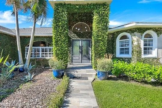 3 bed, 2.0 bath, 2011 sqft, $5,000 — Photo 3