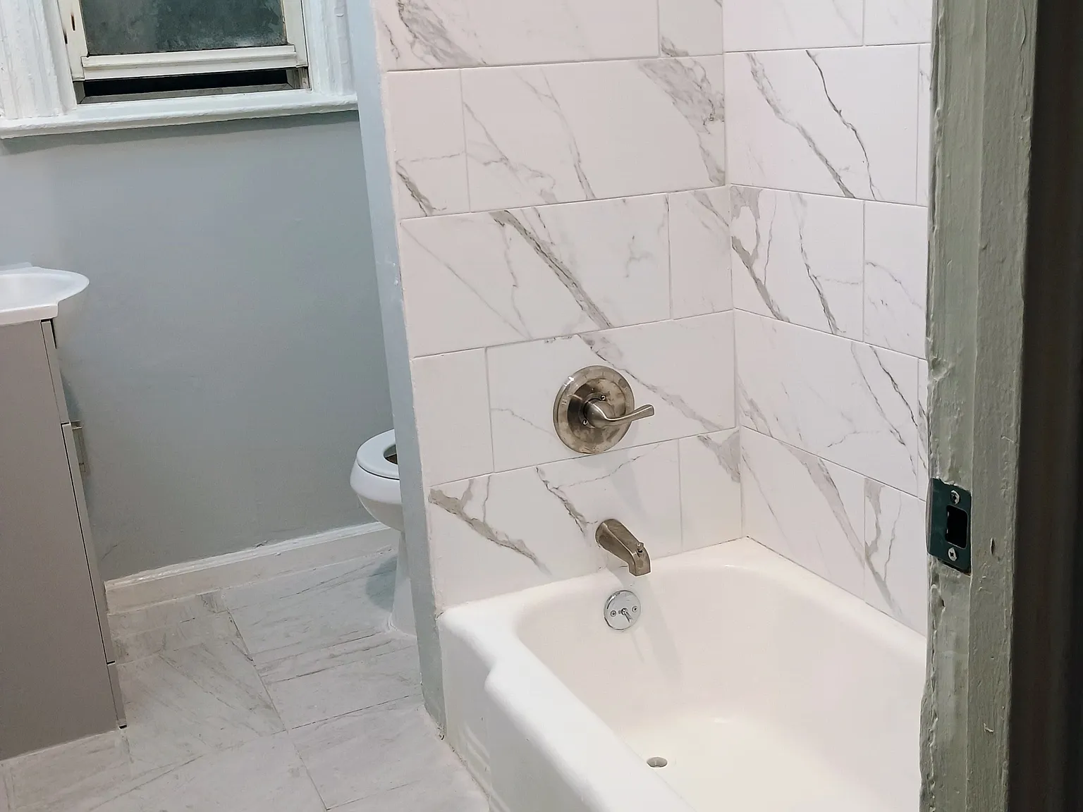 27 Linden Ave - 1 — Photo 2