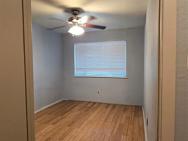 7913 Grove Ridge Dr — Photo 21