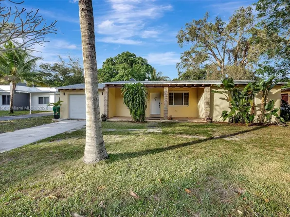 645 NE 159th St, Miami, FL 33162