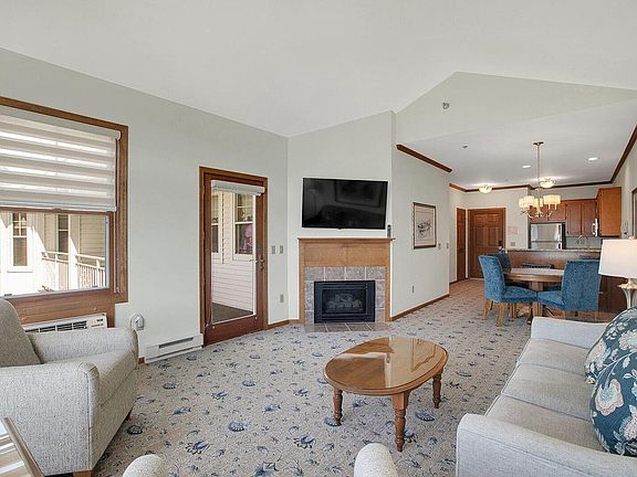 3rd image of 101 Osthoff AVENUE #392