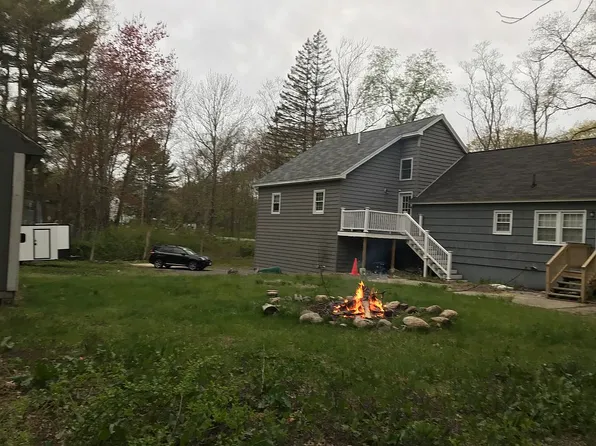 103 Forrest St, Plaistow, NH 03865