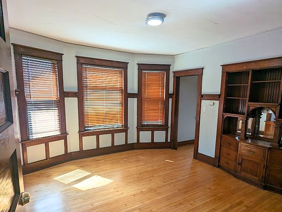 3rd image of 3163 N Buffum St