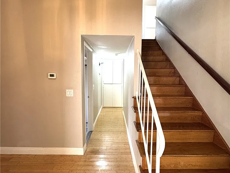 4037 S Ellesford Ave — Photo 9