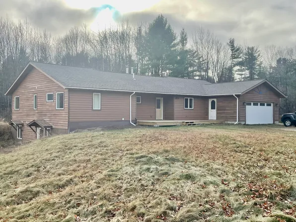 215 Trim Rd, Morrisonville, NY 12962
