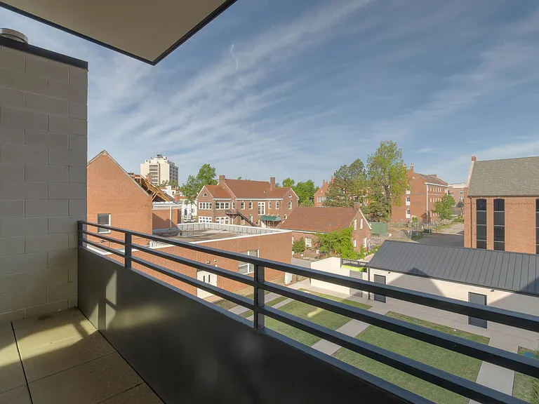 1303 N Dewey Ave — Photo 16