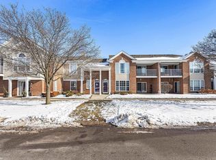 45622 Warwick Dr, Macomb, MI