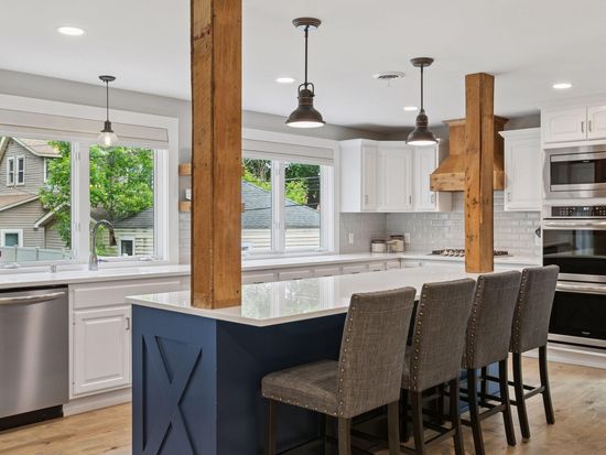 1989 Iglehart Ave, Saint Paul, MN 55104