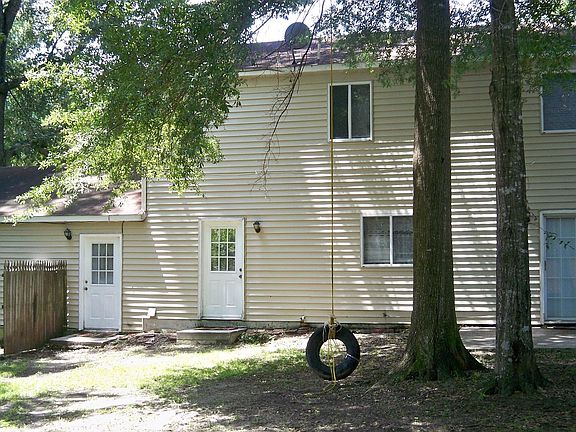 2nd image of 105 Miller Ct